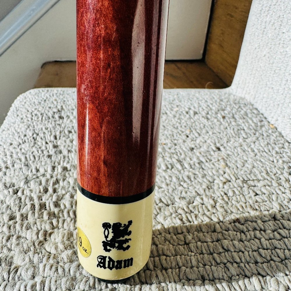 2 pool cues